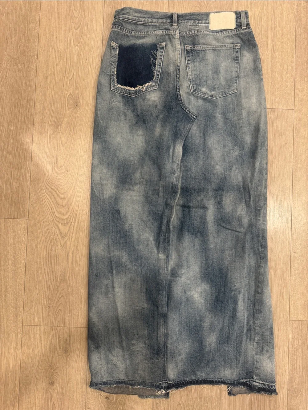 GRLFRND Men's Distressed Washed Blue Straight Jeans - Picture 4 of 9